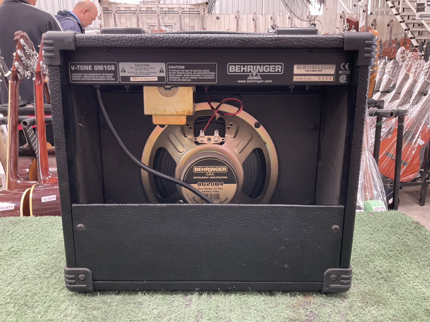 แอมป์กีตาร์ BEHRINGER : V-TONE GM108