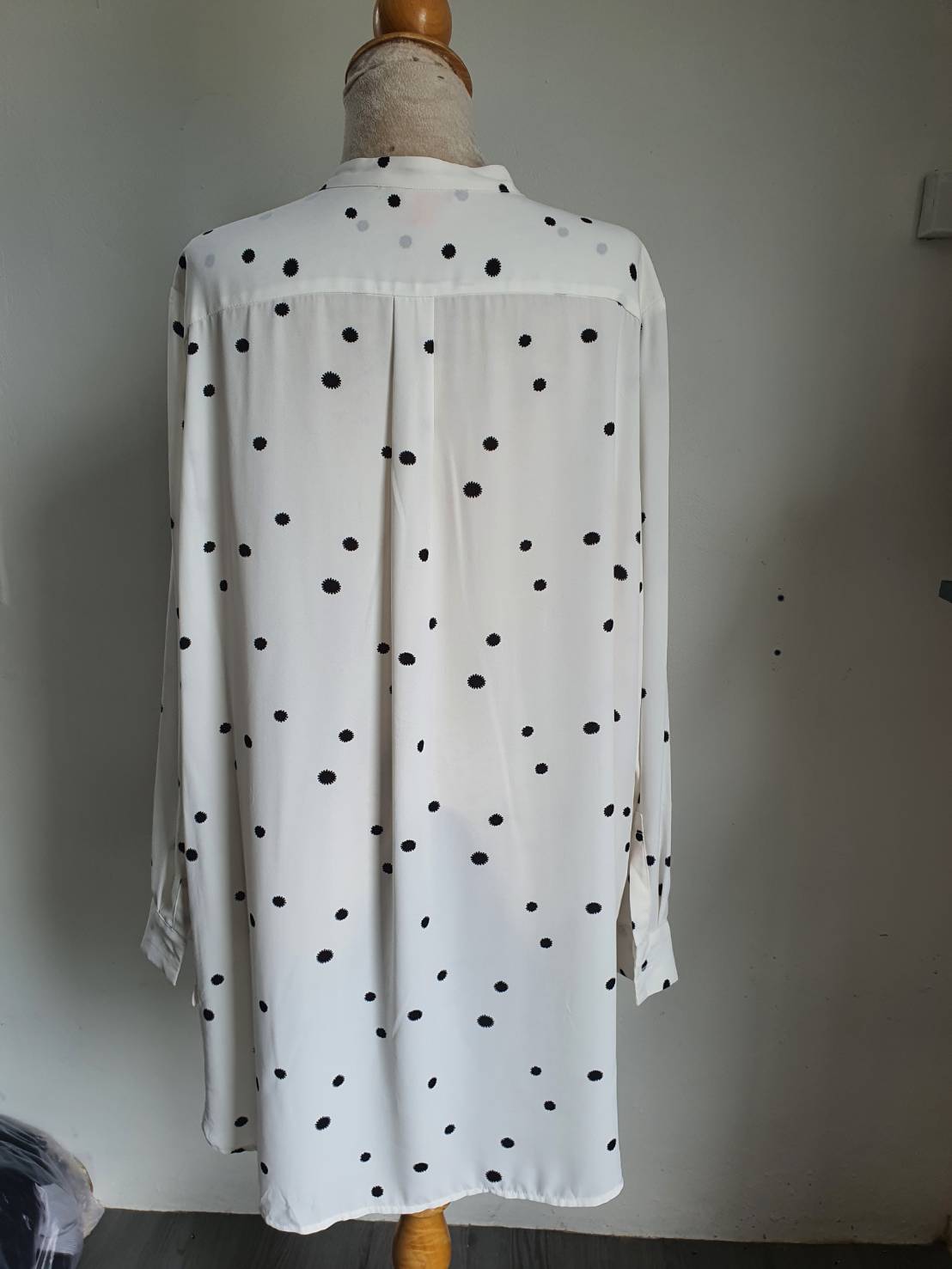 FF05331 เสื้อผ้ามือสอง สีขาว ลายจุด joe fresh