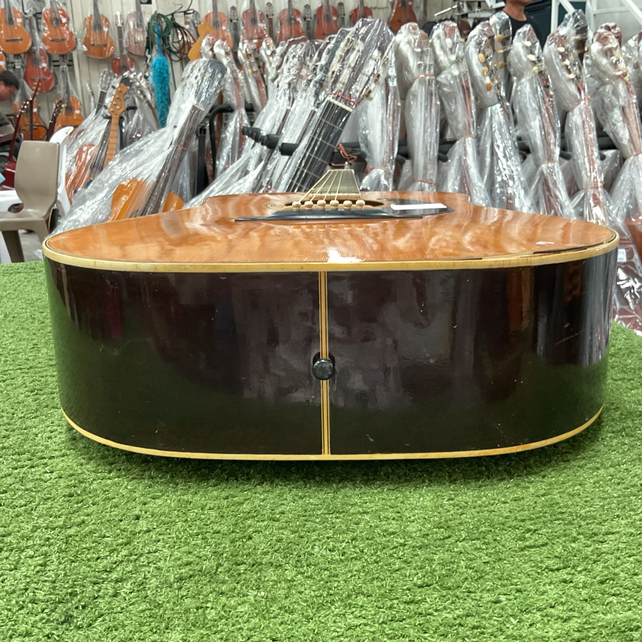 กีต้าร์โปร่ง Yamaki