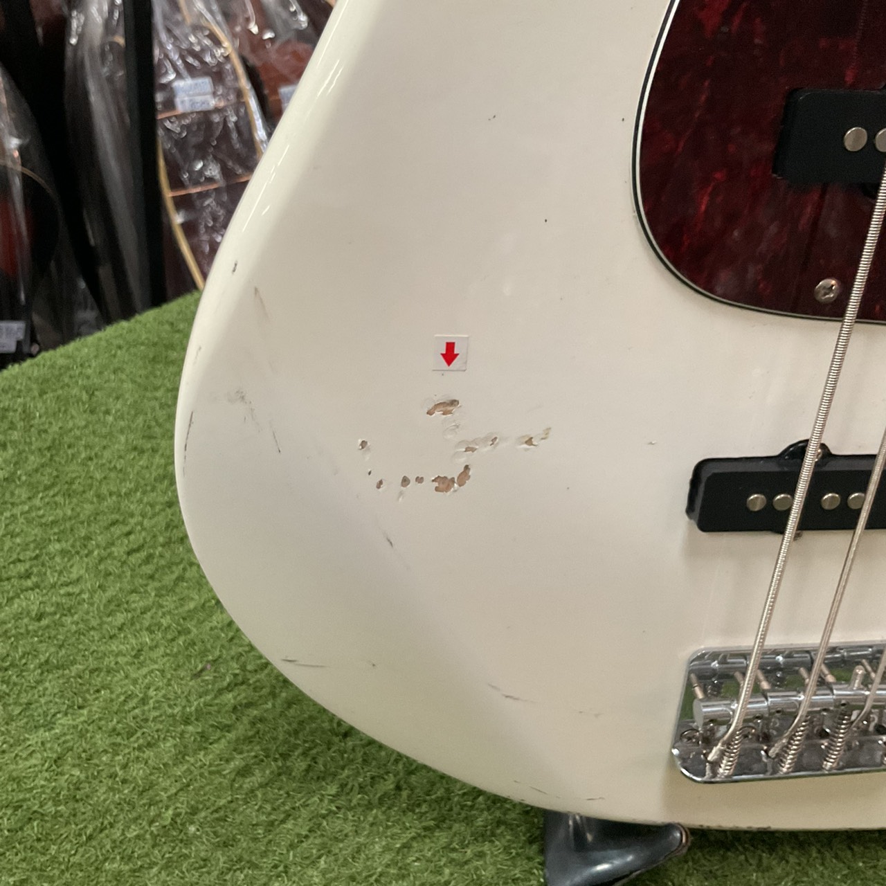 กีต้าร์เบส Mavis