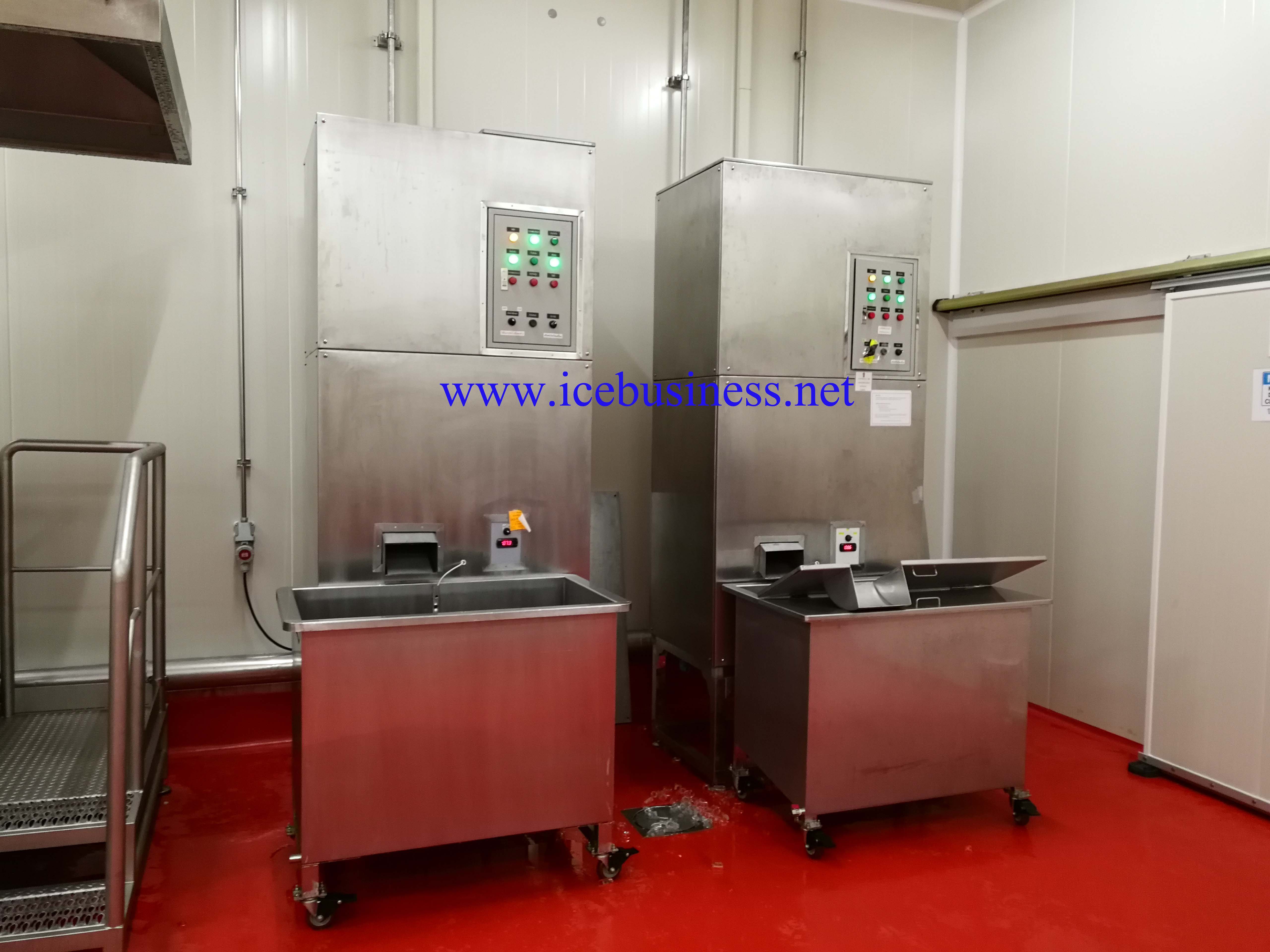 เครื่องผลิตน้ำแข็งหลอด ขนาดกำลังการผลิต 1 ตัน/วัน