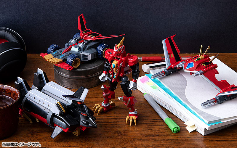 THE GATTAI GRIDMAN UNIVERSE Gattai Ryujin DX Dynazenon Pre-painted Combinable Figure(Pre-order)