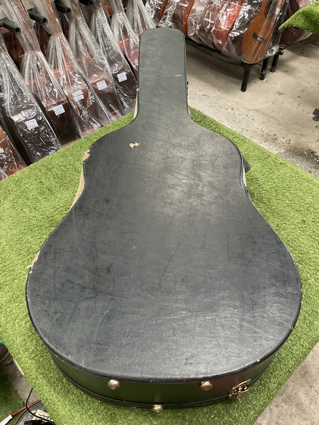 กล่องเคสกีต้าร์โปร่ง