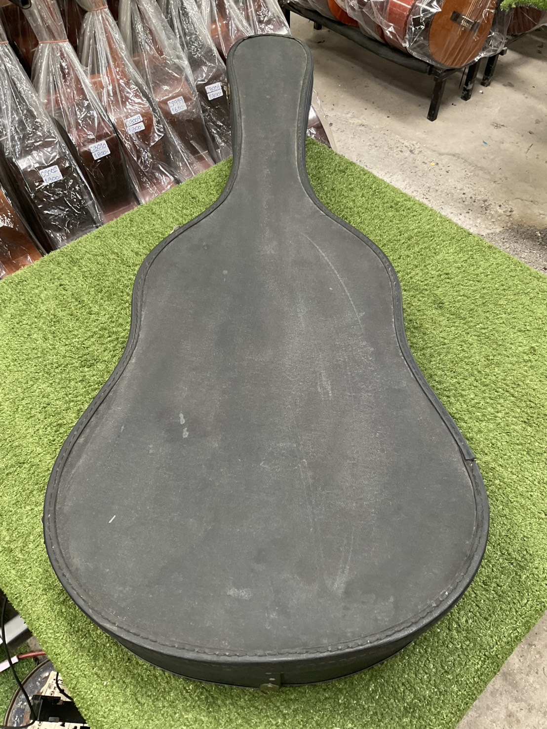 กล่องเคสกีต้าร์คลาสสิค