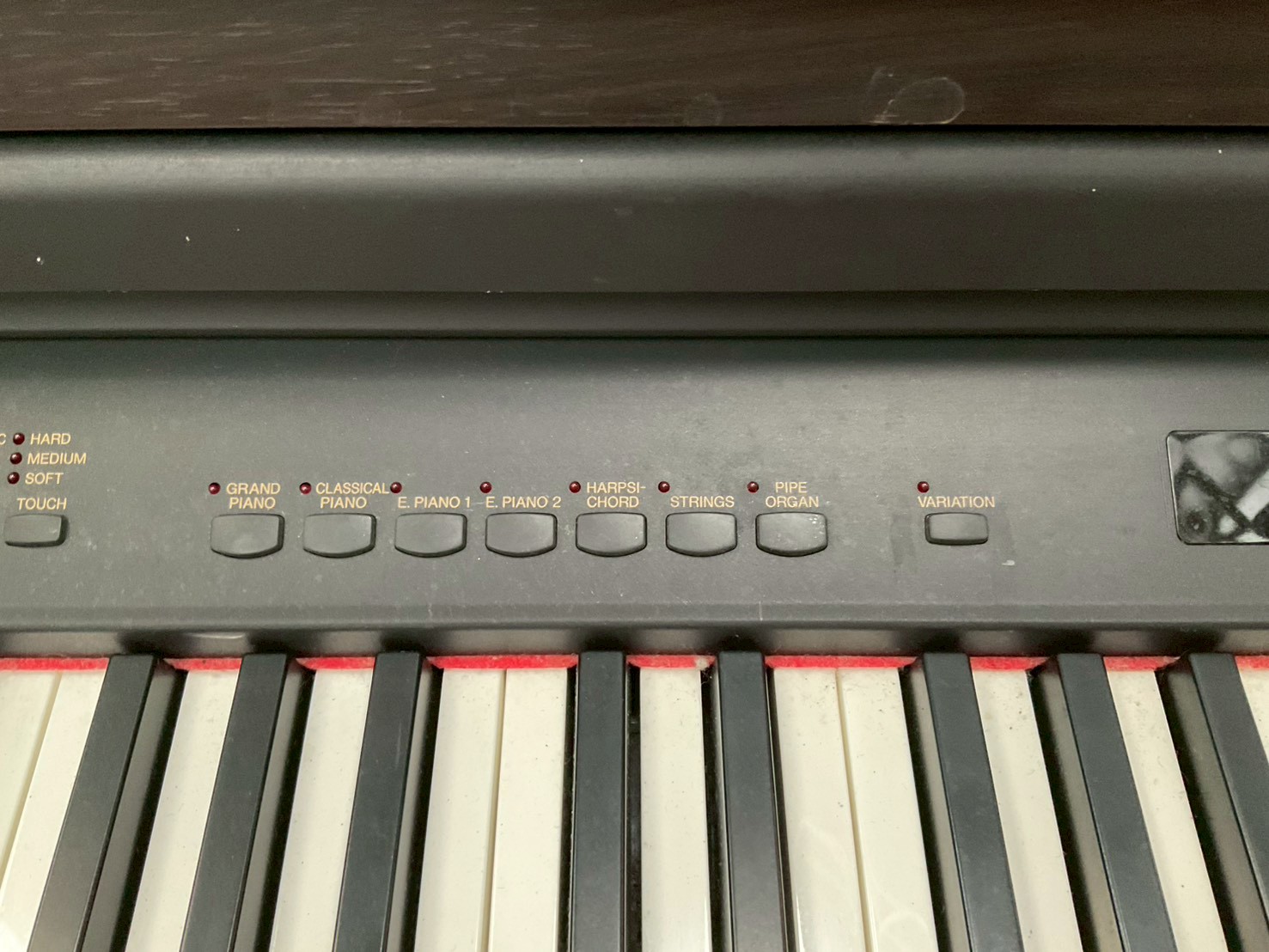 เปียโน YAMAHA : CLP-840 สินค้าไม่พร้อมใช้งาน (ต้องซ่อม)