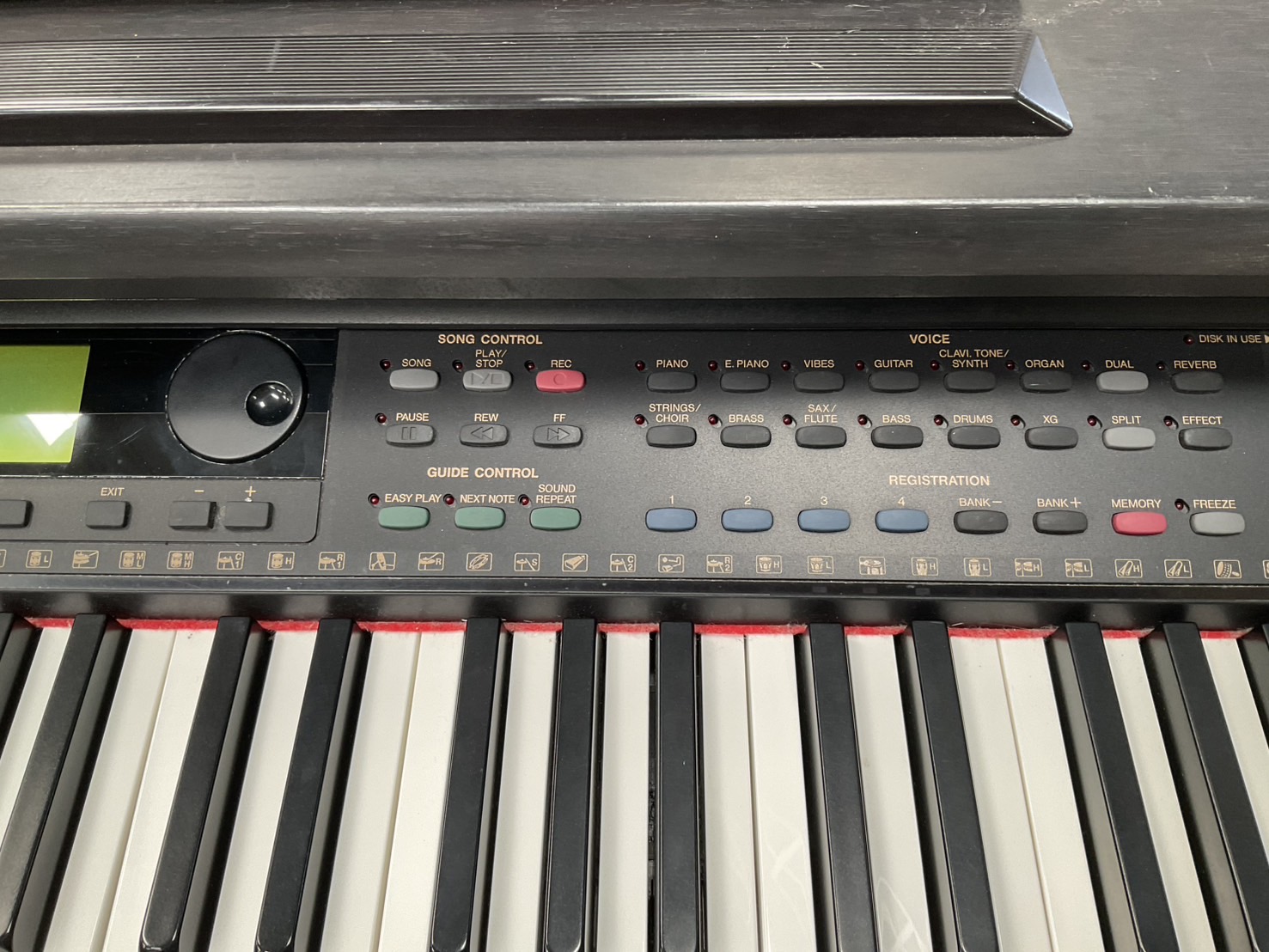 เปียโน YAMAHA : CVP-92 สินค้าไม่พร้อมใช้งาน (ต้องซ่อม)