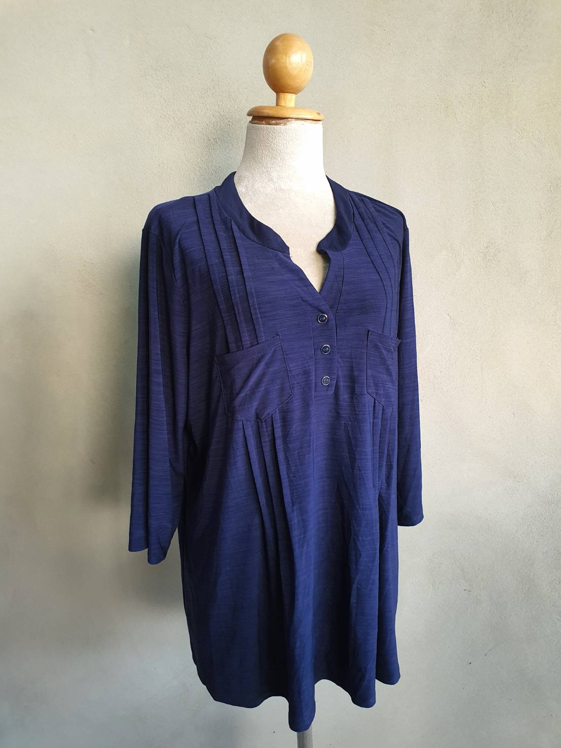 FF04837 เสื้อผ้ามือสอง สีกรม แบรนด์ ELIE MCCARTHY อก 45-50 นิ้ว