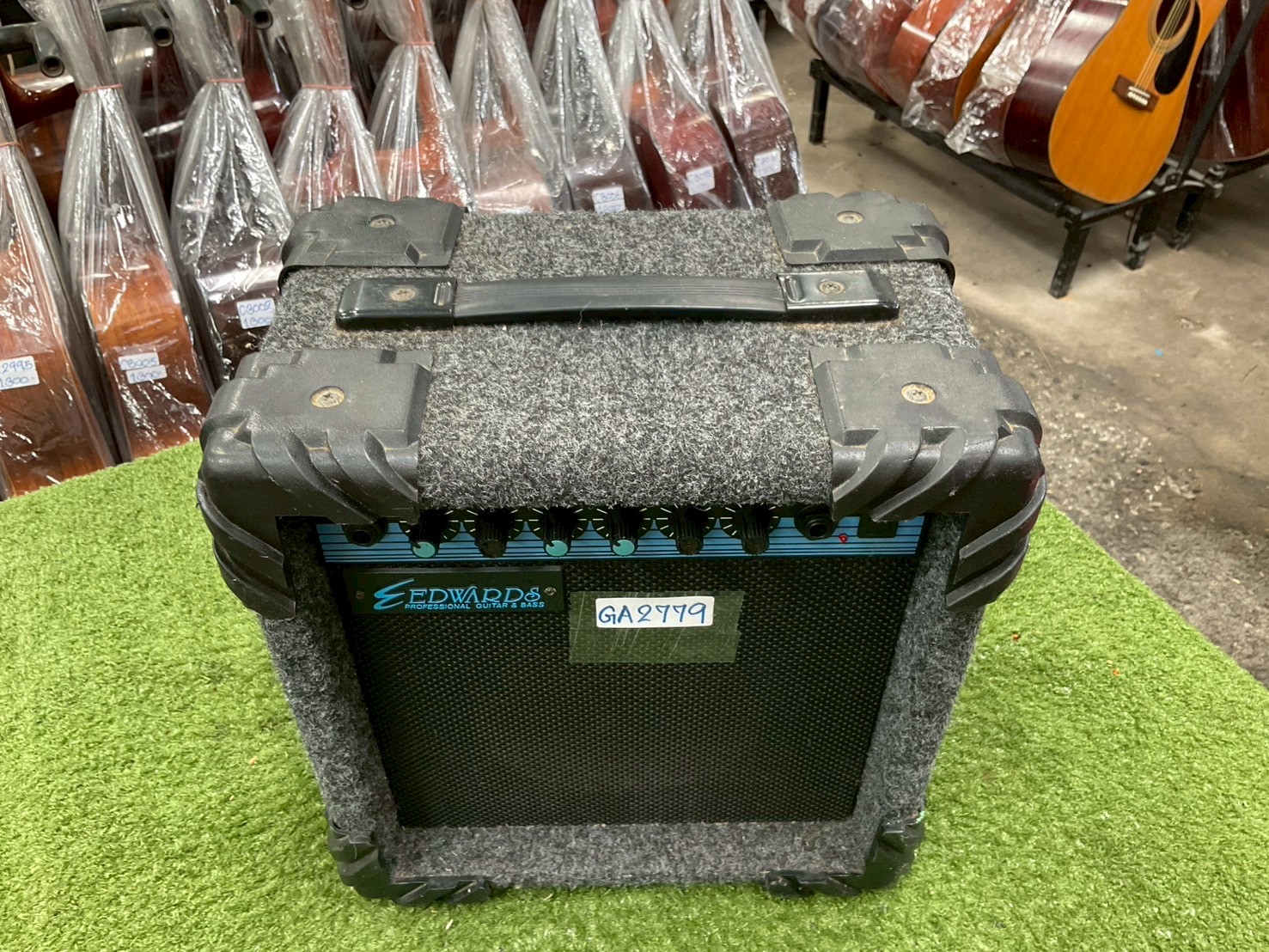 แอมป์กีต้าร์และเบส EDWARDS : EGA10