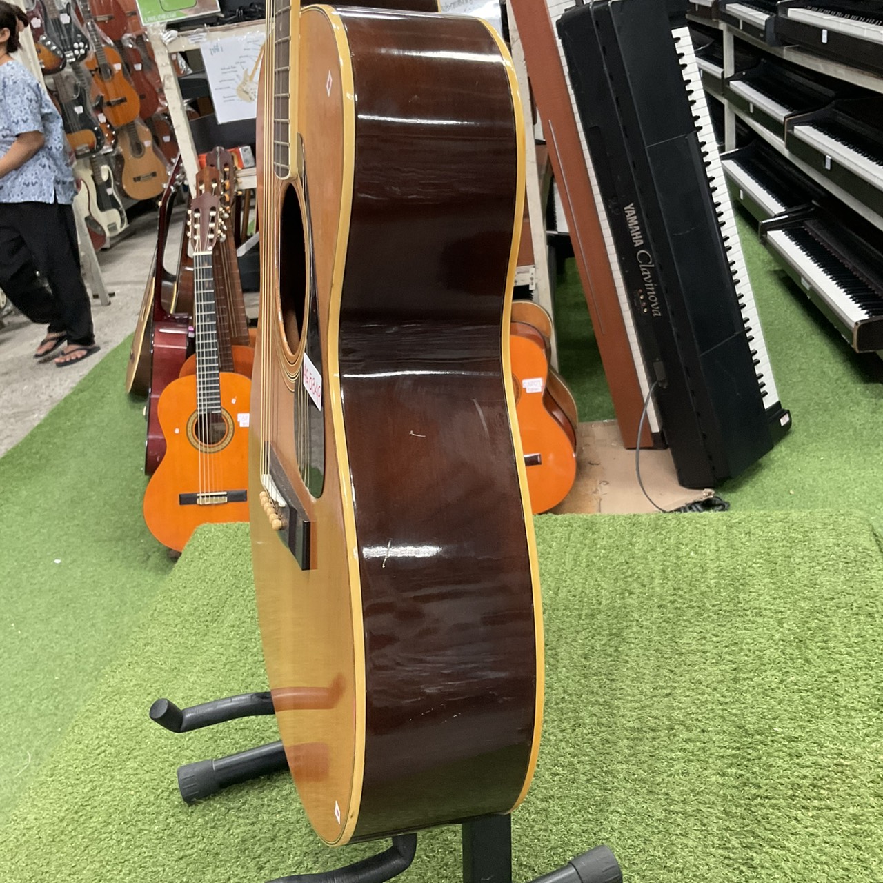 กีต้าร์โปร่ง YAMAHA : FG-202