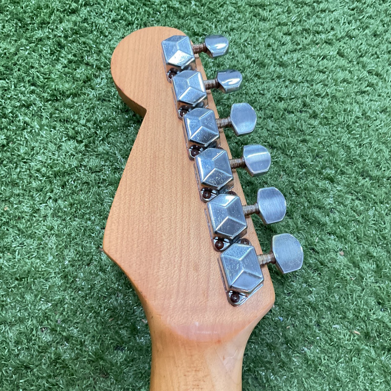 กีต้าร์ไฟฟ้า Maison