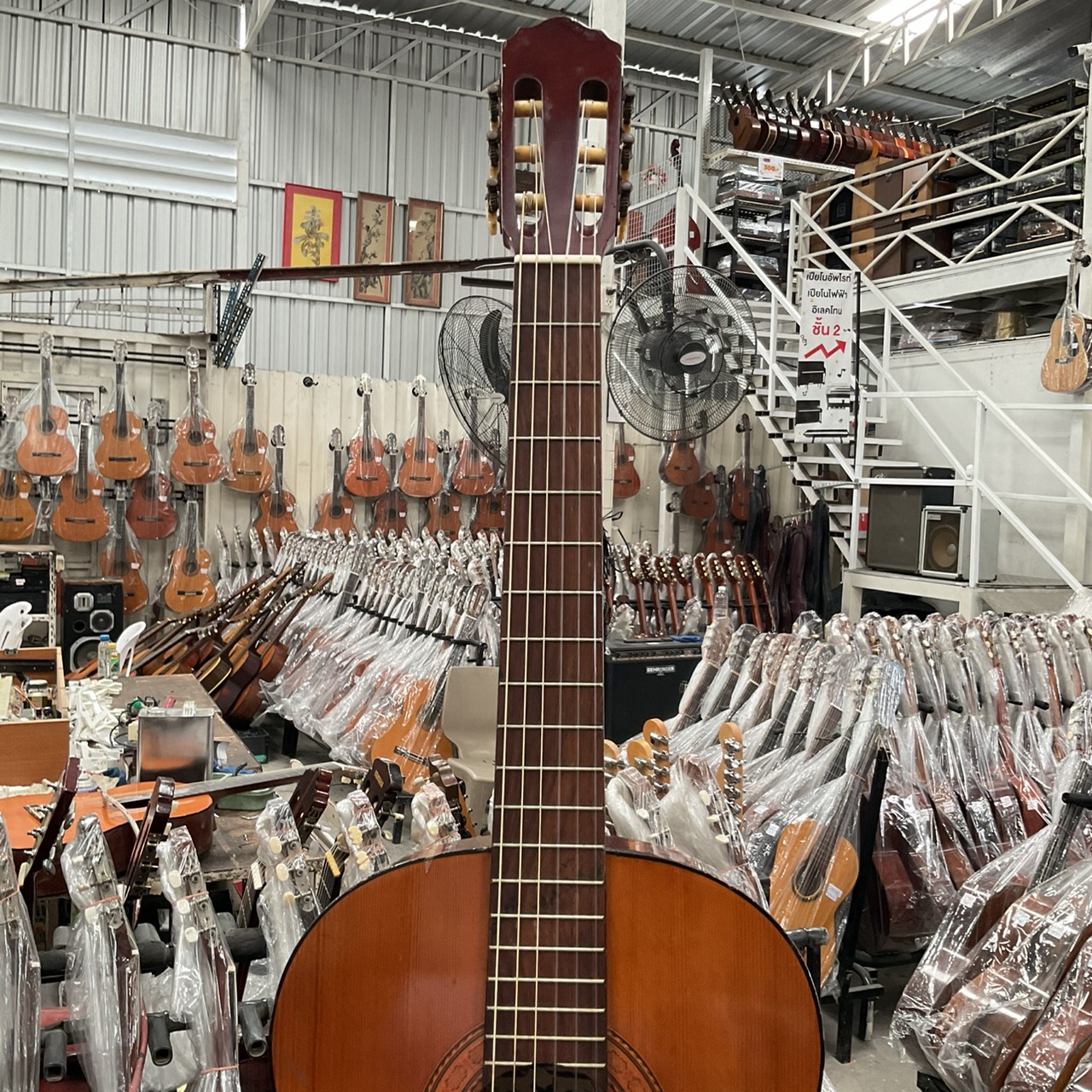 กีต้าร์คลาสสิค ISUMI : No.100