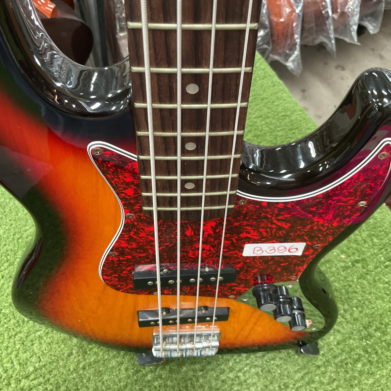 กีต้าร์เบส SELDER