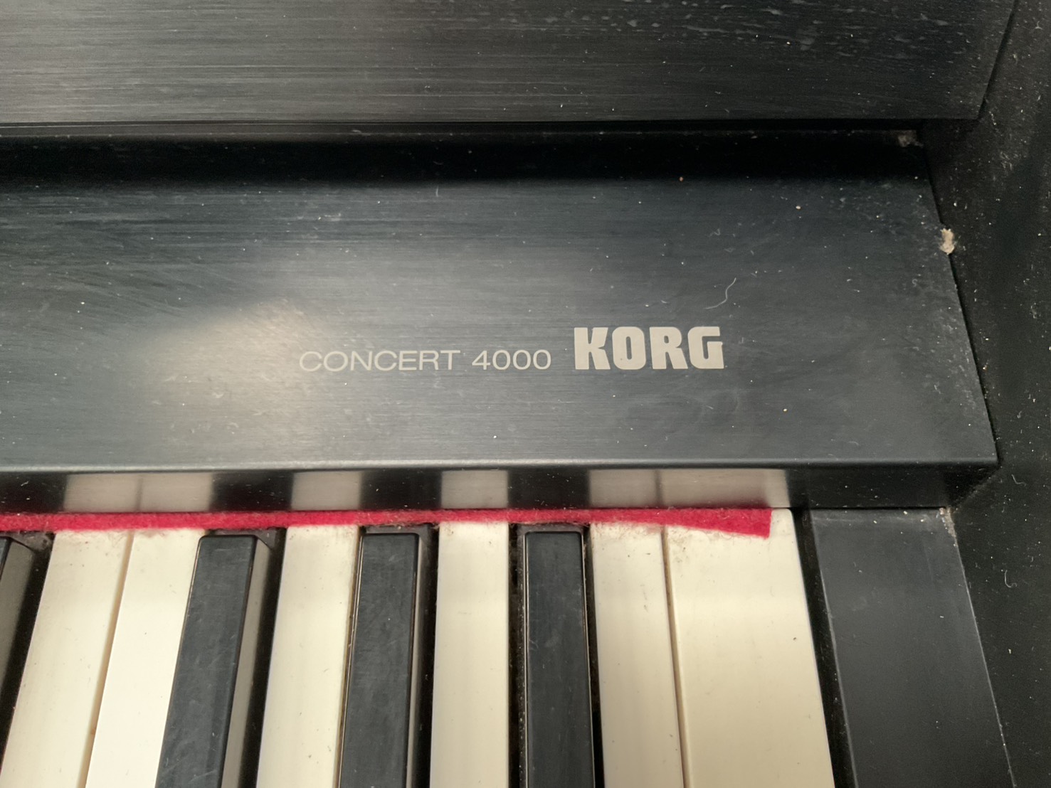 เปียโน KORG : C-4000 สินค้าไม่พร้อมใช้งาน (ต้องซ่อม)