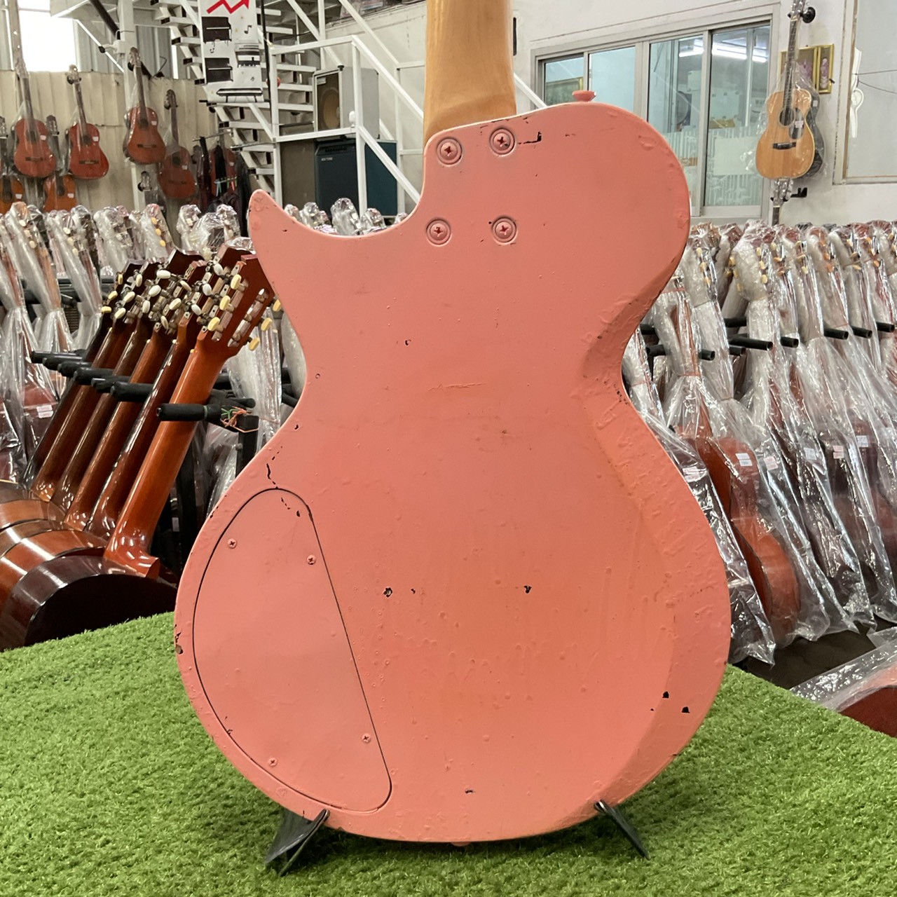 กีต้าร์ไฟฟ้า Burny