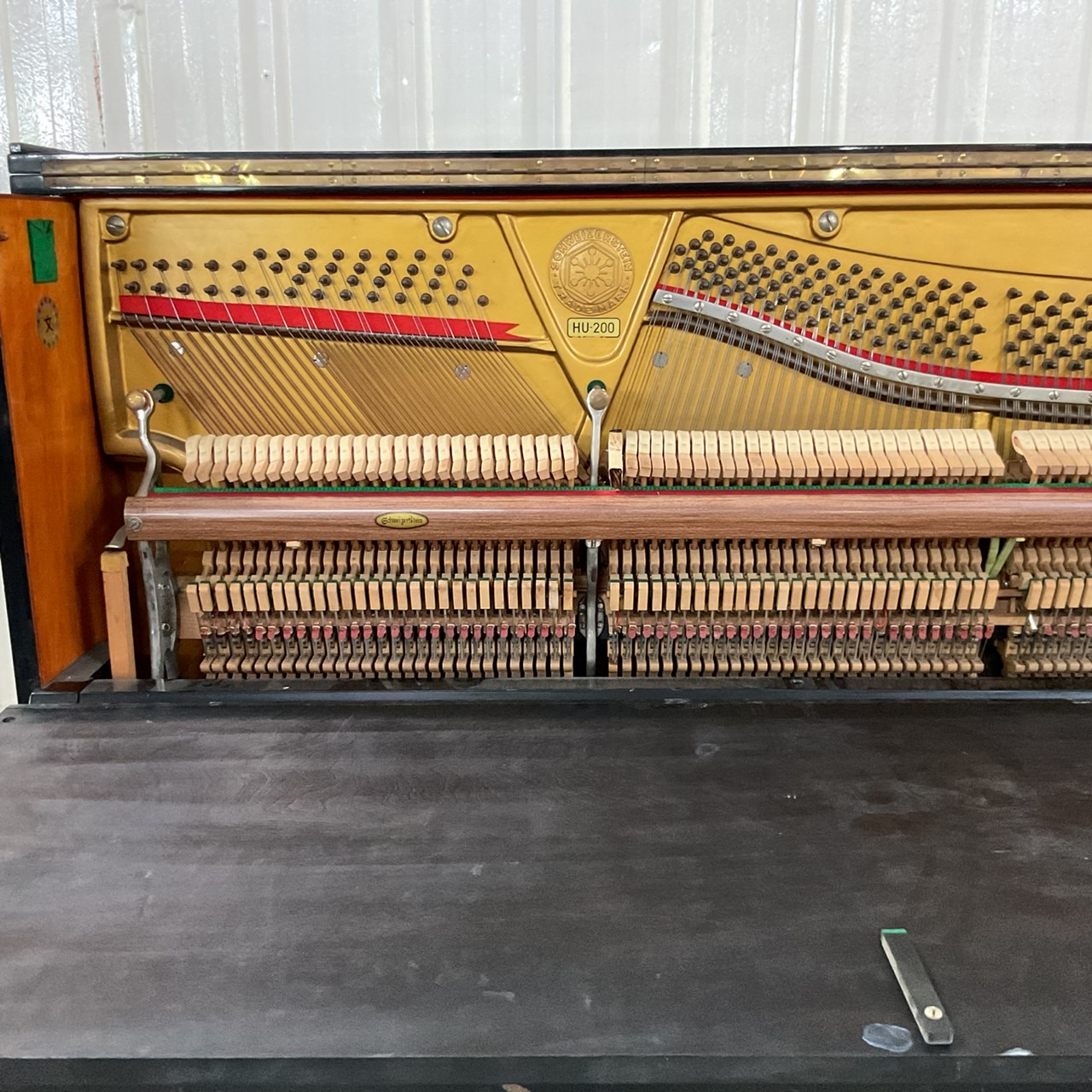 เปียโนอัพไลท์ Schweizerstein : HU-200