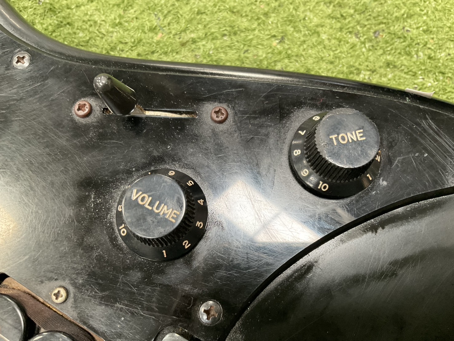 กีต้าร์ไฟฟ้า FERNANDES