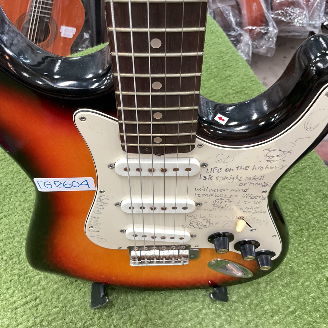 กีต้าร์ไฟฟ้า HOLLY : SPLENDOR