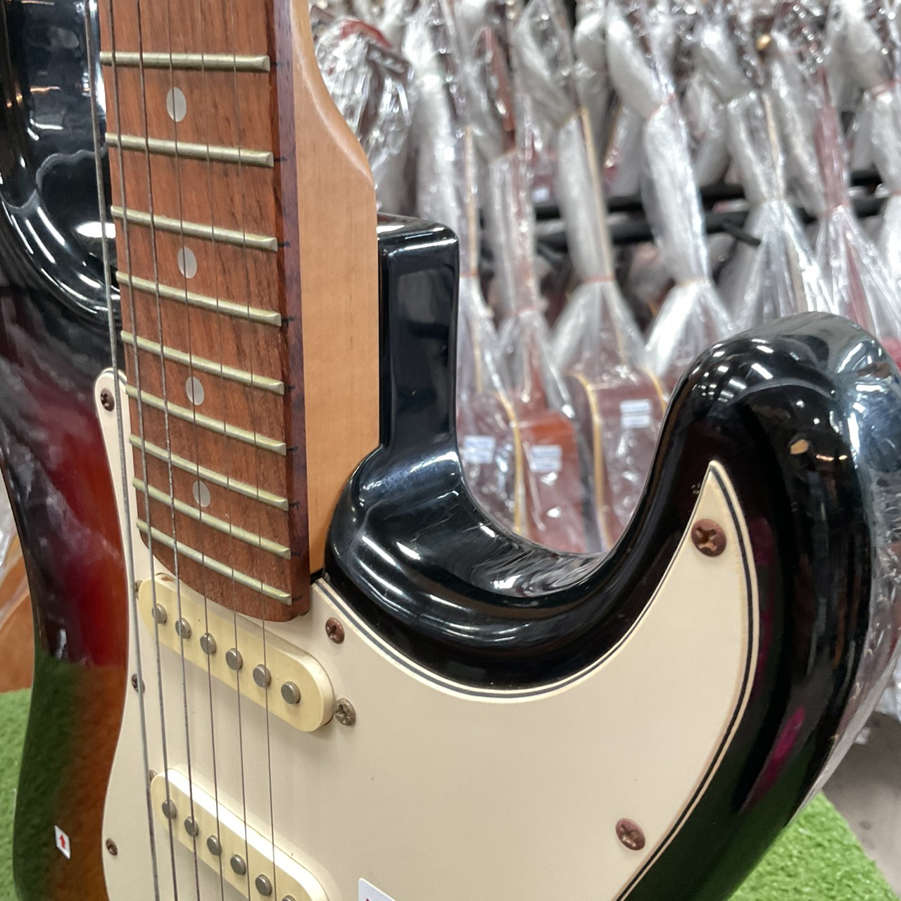 กีต้าร์ไฟฟ้า Legend