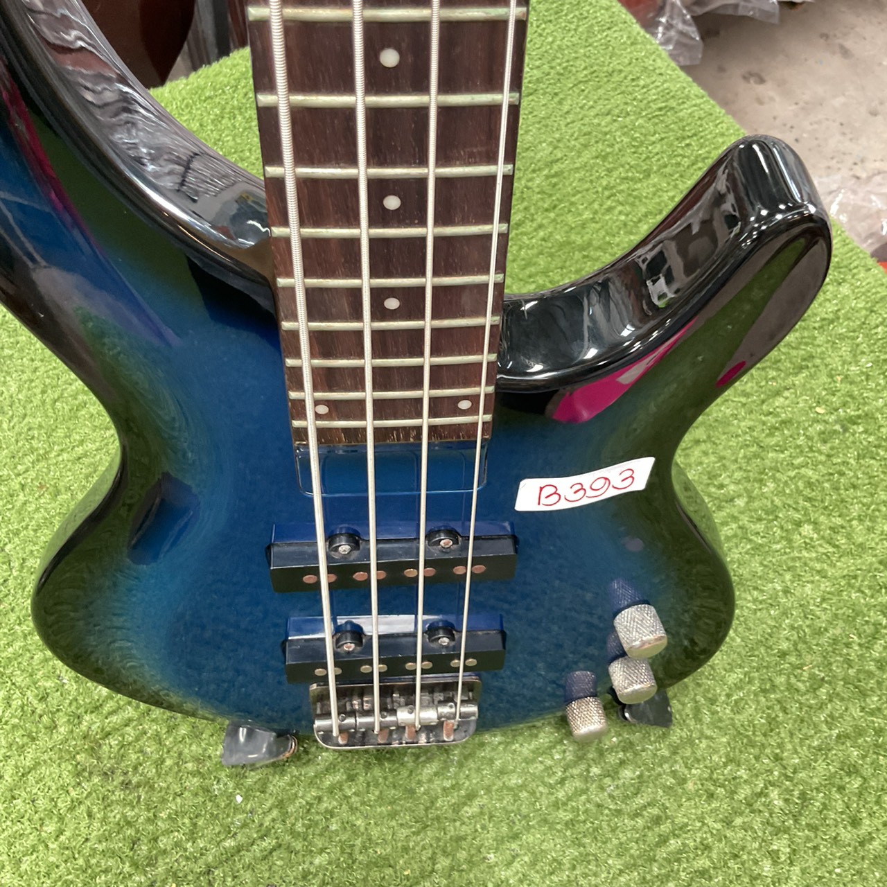 กีต้าร์เบส Aria Pro II