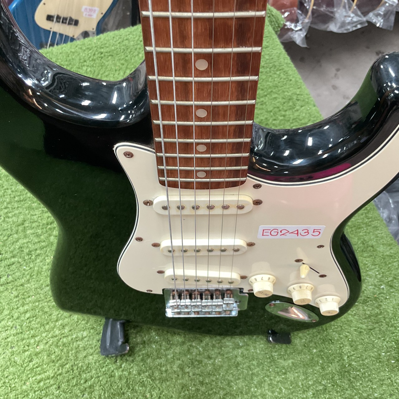 กีต้าร์ไฟฟ้า Maison