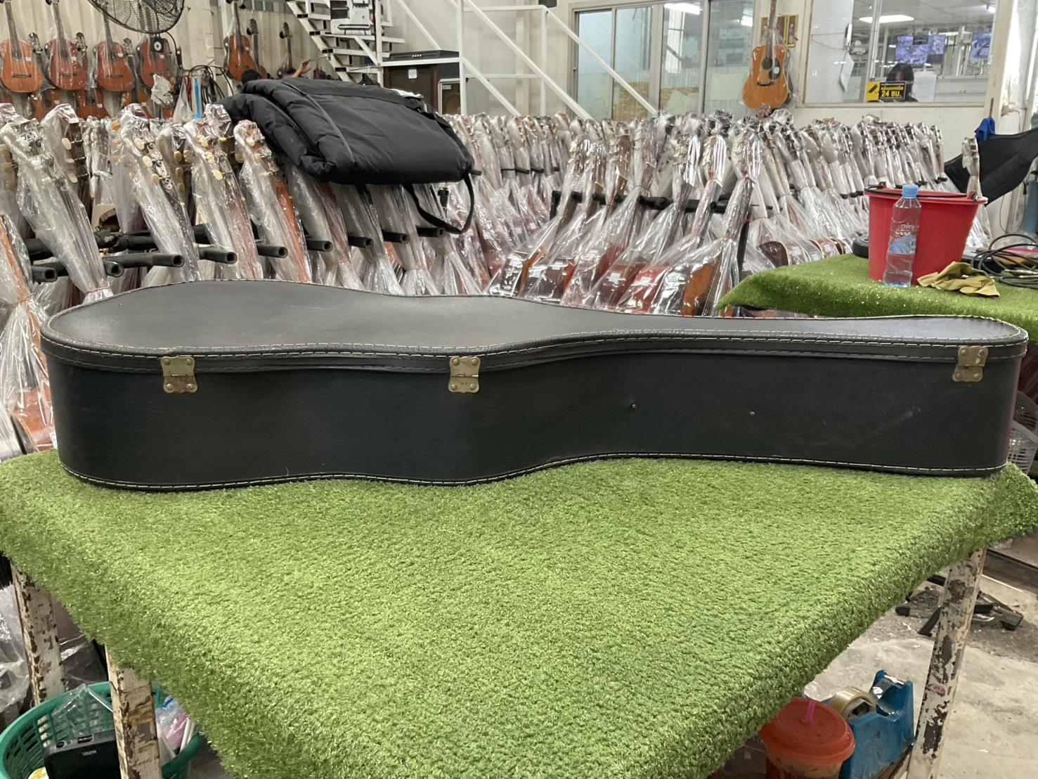 กล่องเคสกีต้าร์โปร่ง