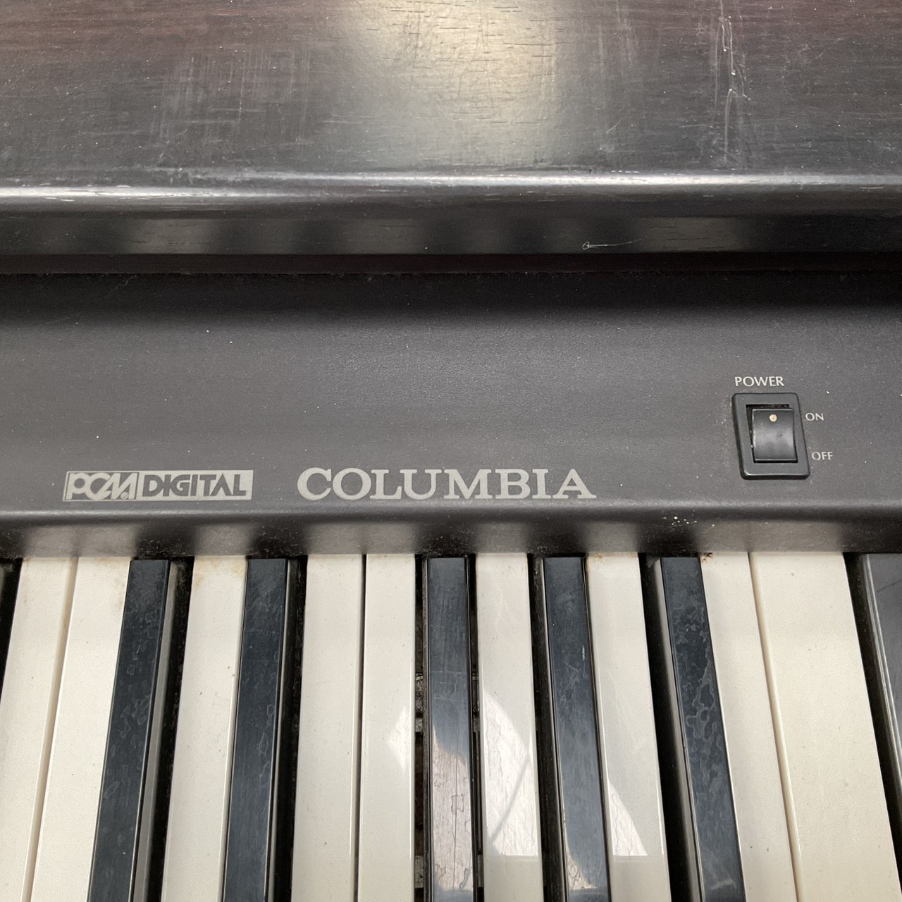 เปียโน COLUMBIA : EP-260 สินค้าไม่พร้อมใช้งาน (ต้องซ่อม)