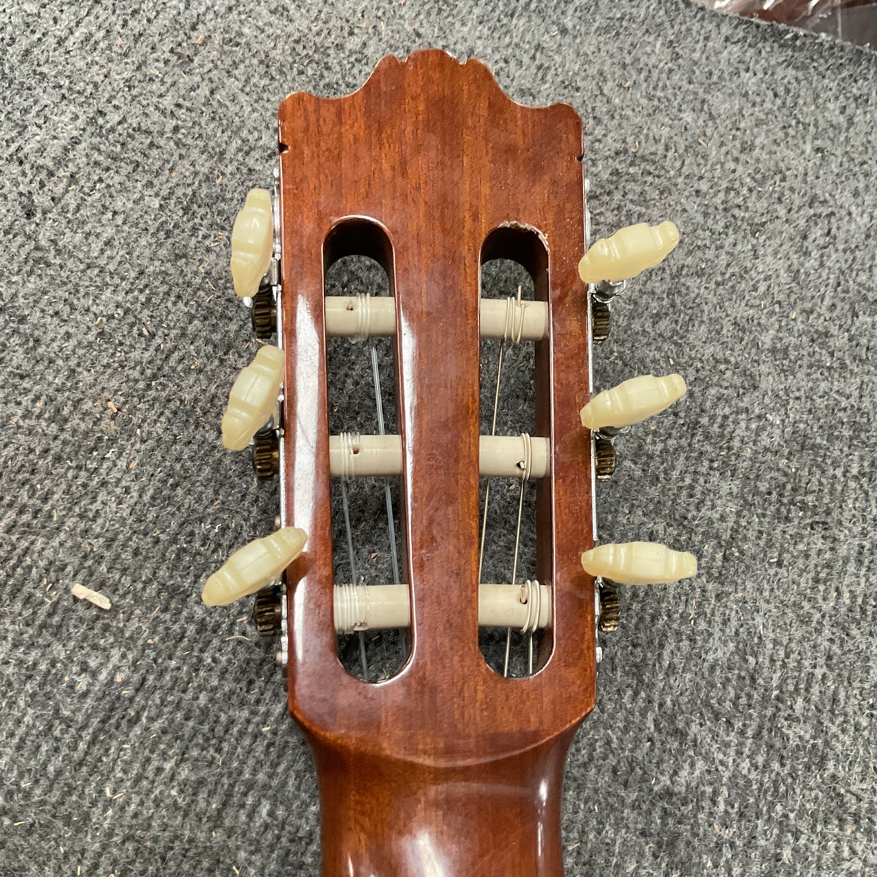 กีต้าร์คลาสสิค YAMAHA : C-180