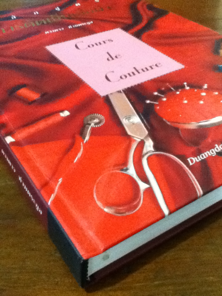 หลักสูตรการตัดเย็บเสื้อผ้า Cours de Couture