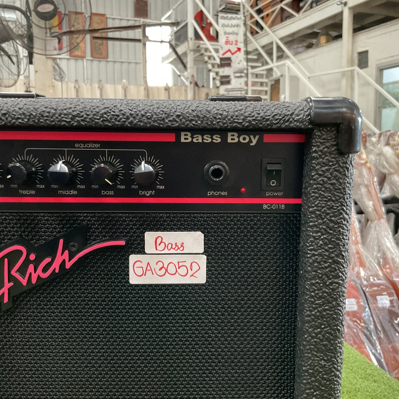 แอมป์เบส B.C.Rich : Bass Boy