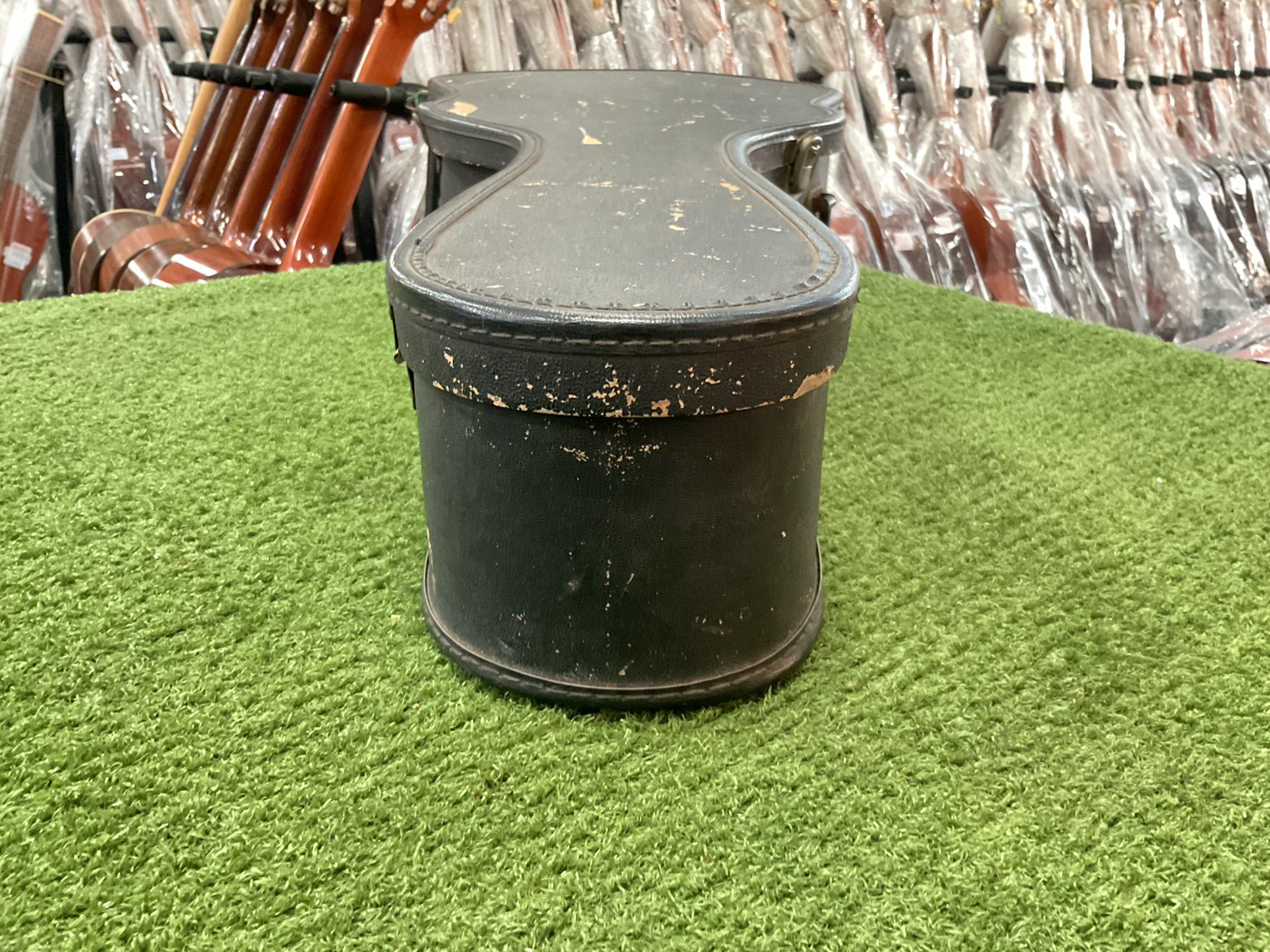 กล่องเคสกีต้าร์คลาสสิค