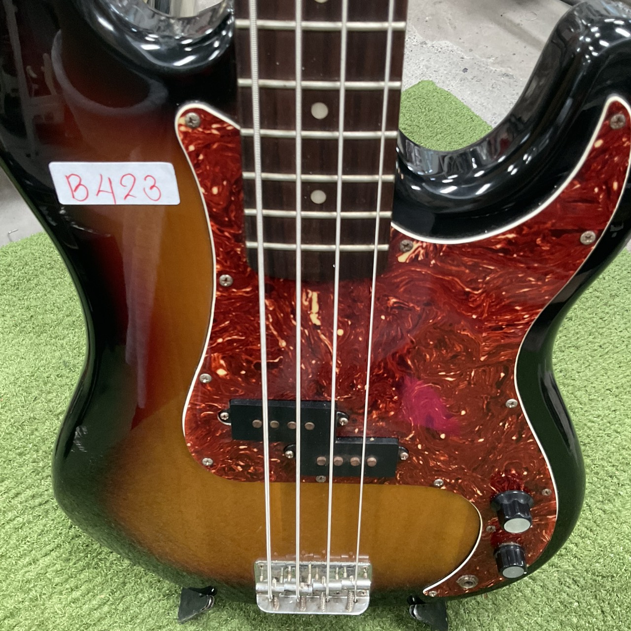 กีต้าร์เบส PhotoGenic