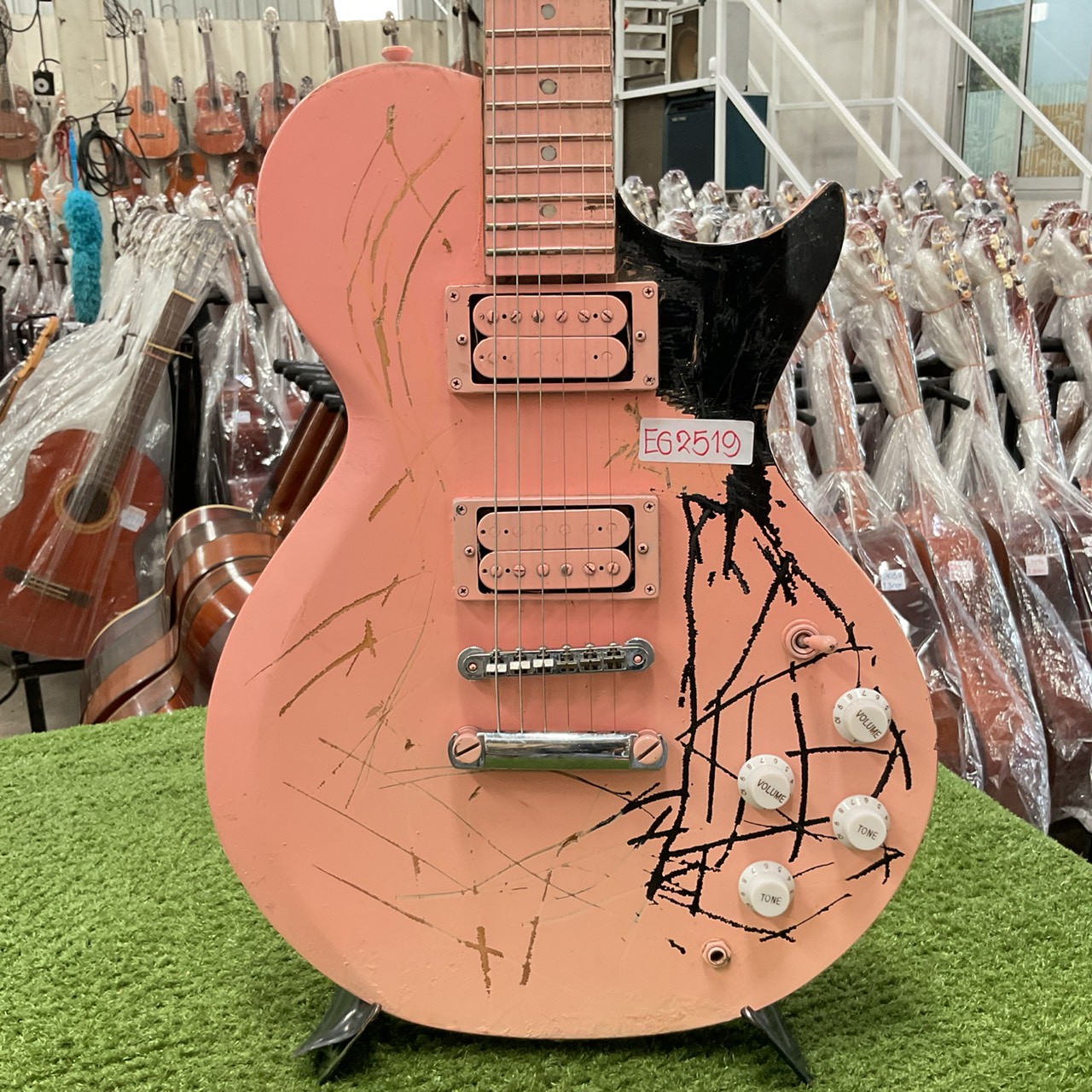 กีต้าร์ไฟฟ้า Burny