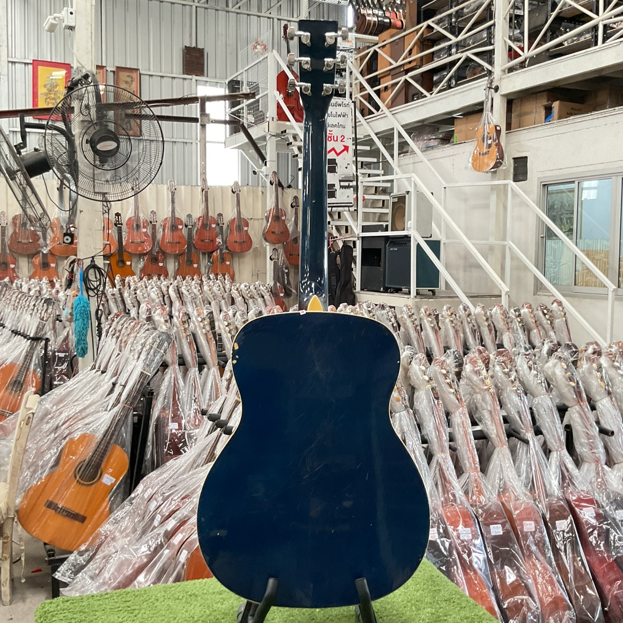 กีต้าร์โปร่ง Barclay