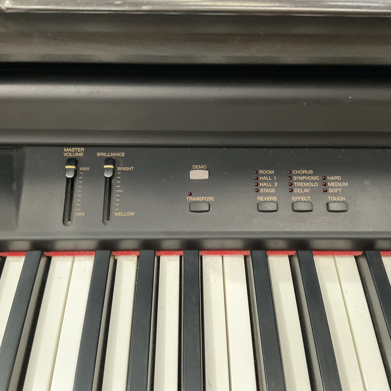 เปียโน YAMAHA : CLP-860 สินค้าไม่พร้อมใช้งาน (ต้องซ่อม)