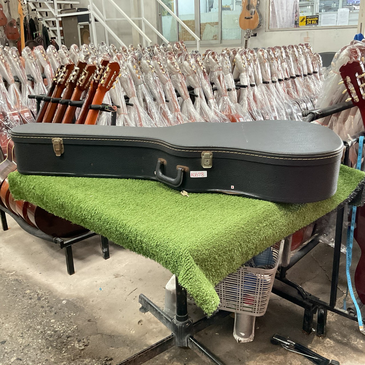 กล่องเคสกีต้าร์โปร่ง