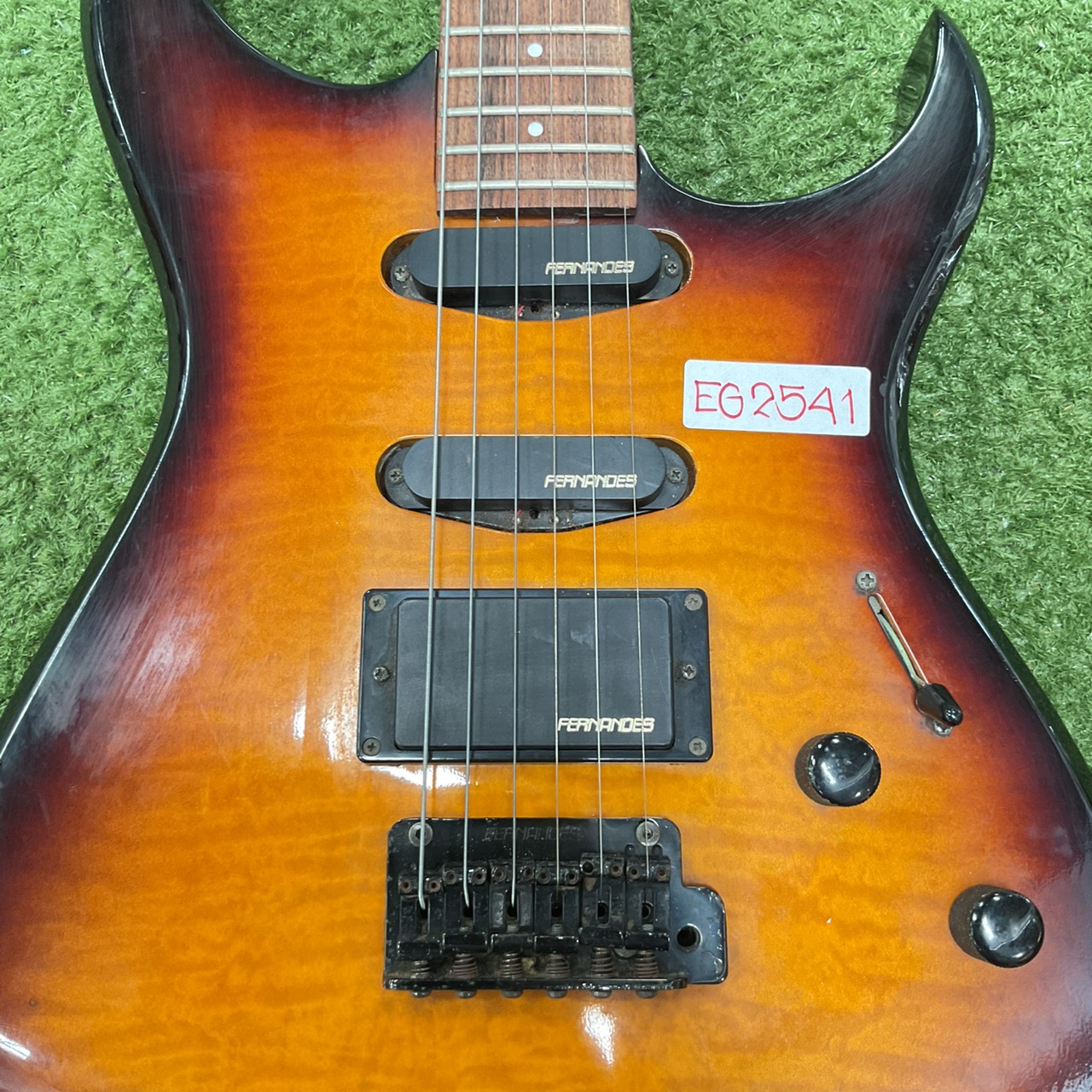 กีต้าร์ไฟฟ้า FERNANDES