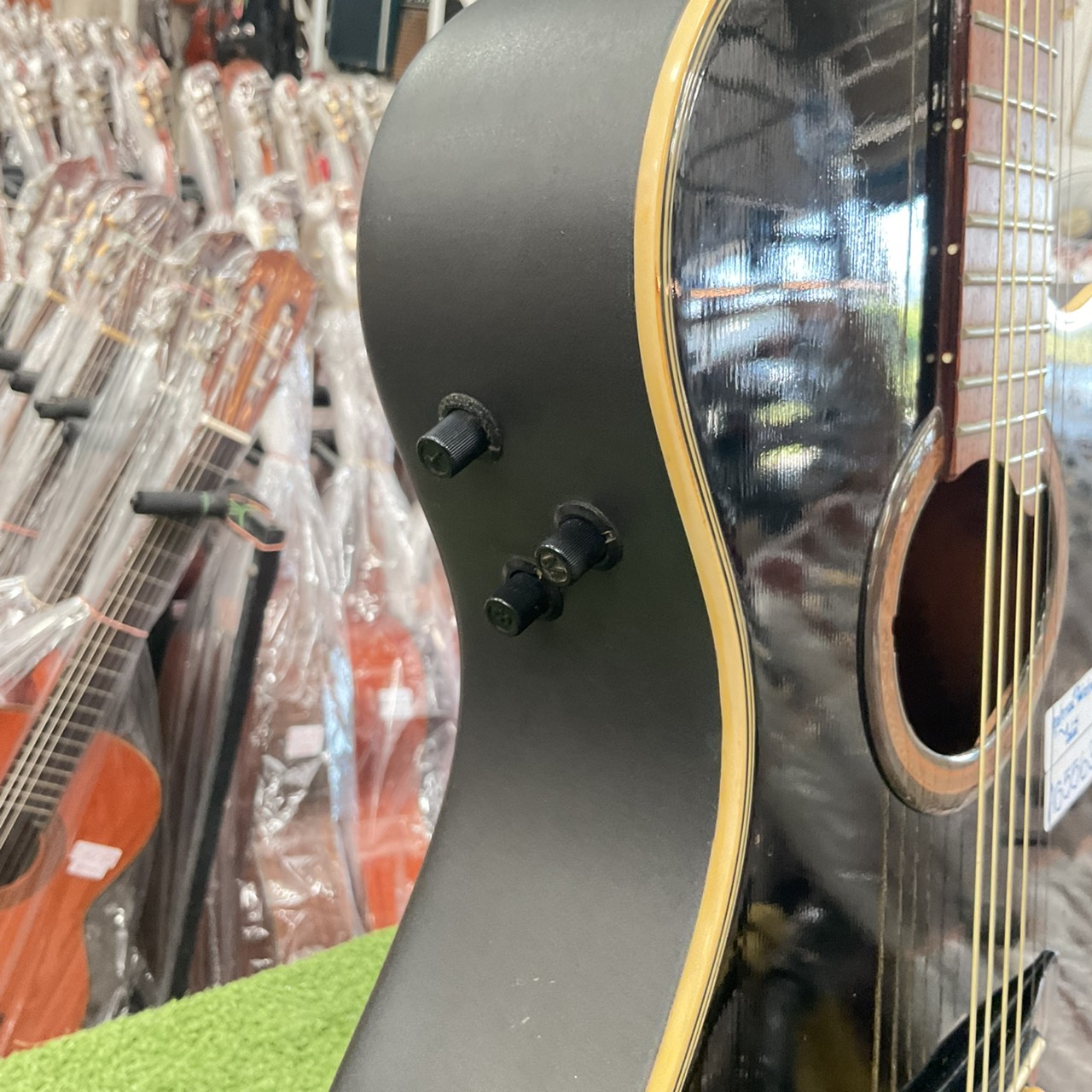 กีต้าร์โปร่งไฟฟ้า YAMAHA : APX-6S