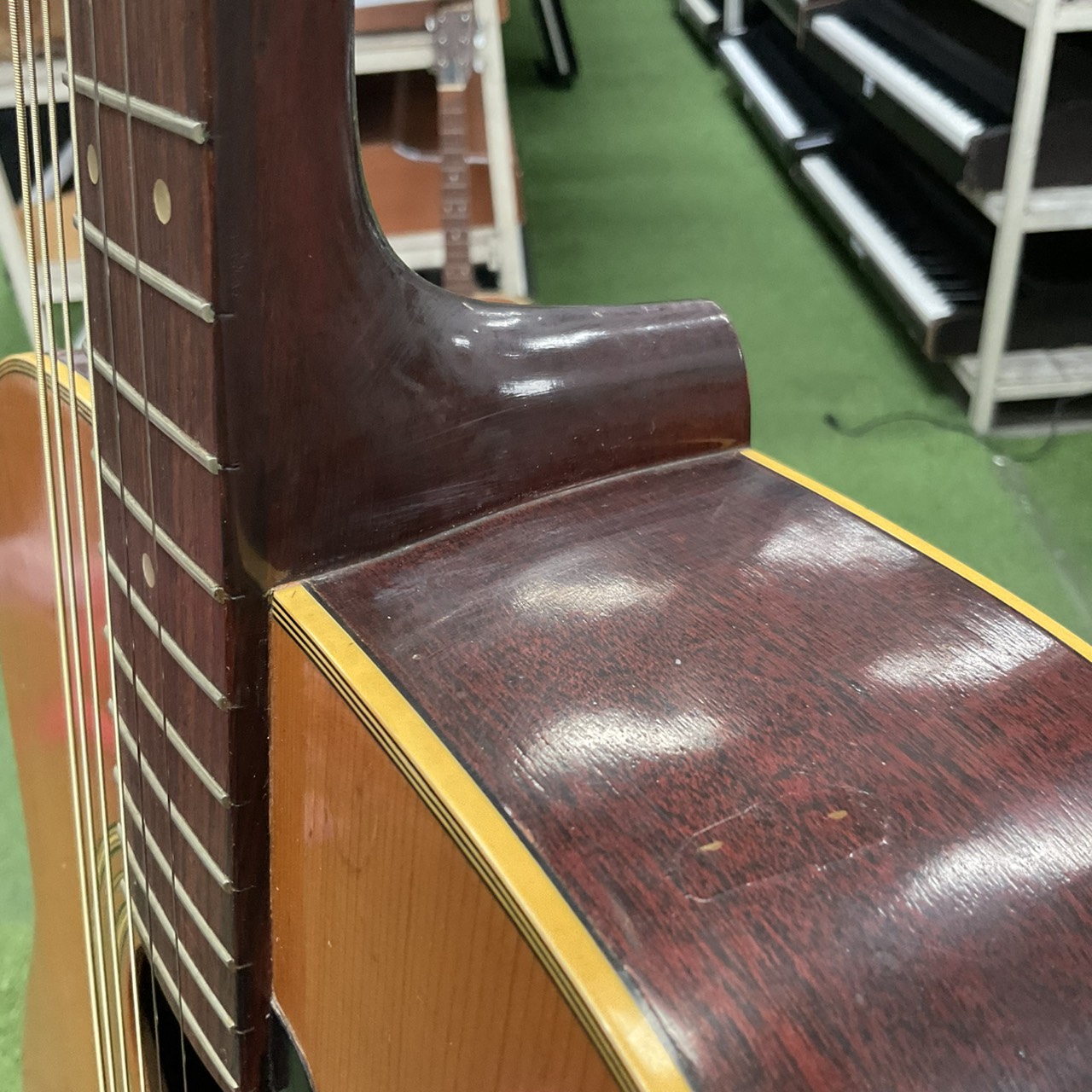 กีต้าร์โปร่ง YAMAHA : FG-200J