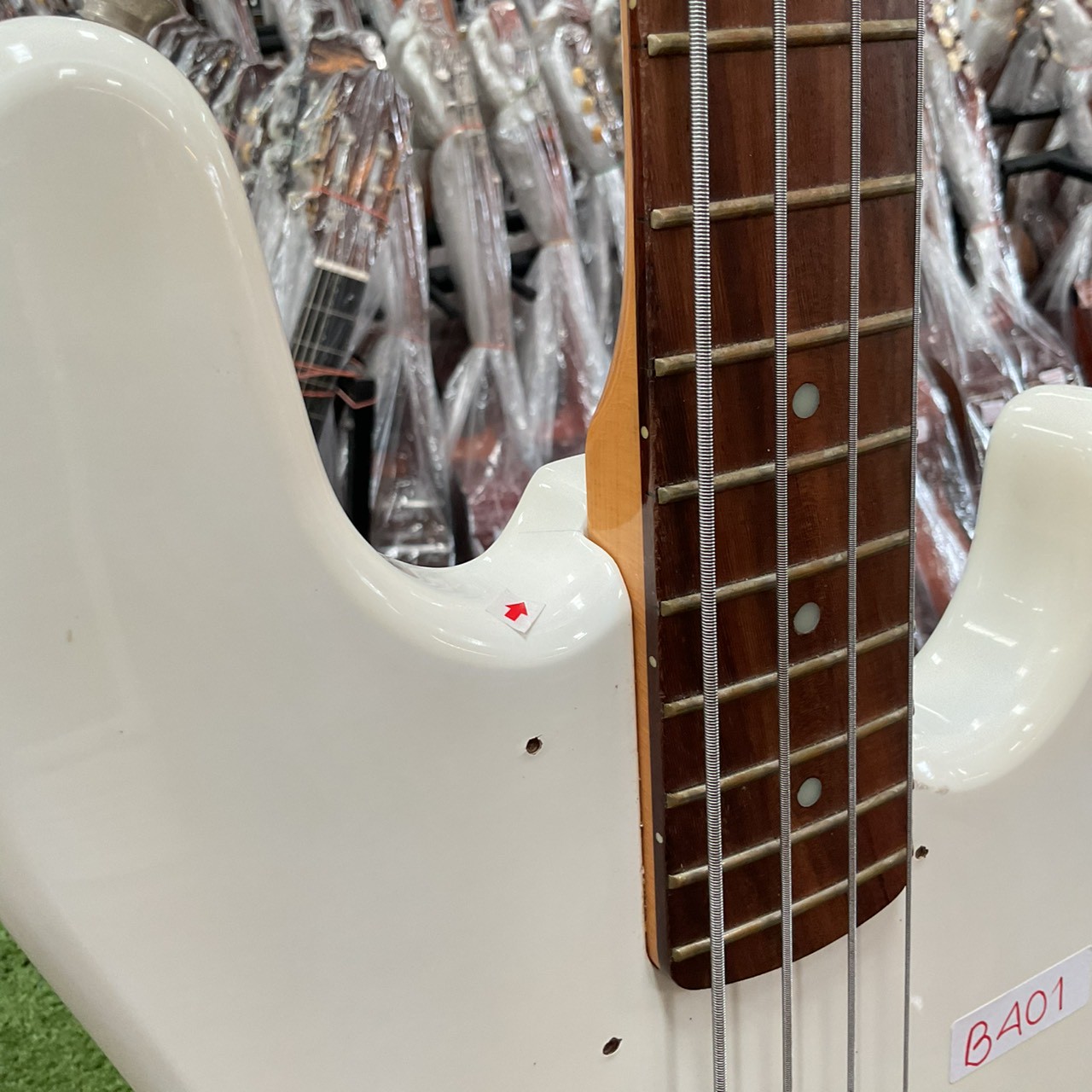 กีต้าร์เบส Century : J