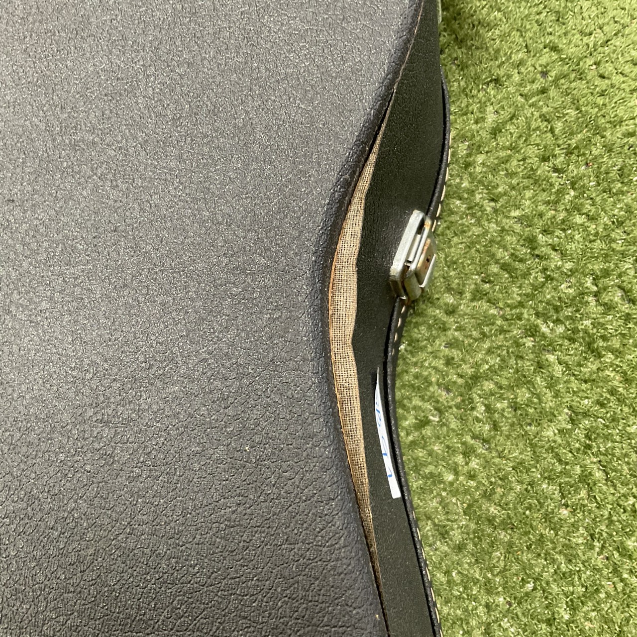 กล่องเคสกีต้าร์โปร่ง