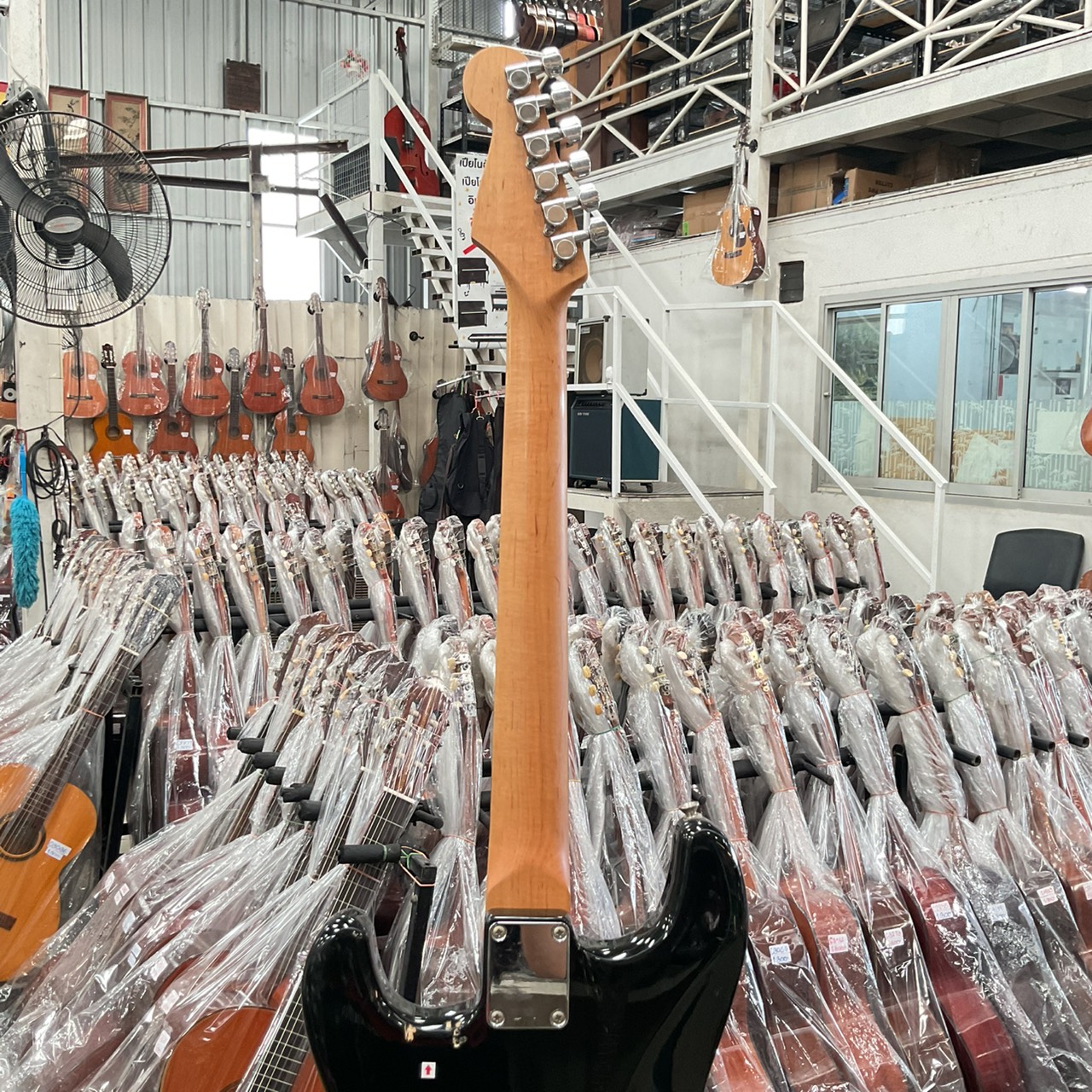 กีต้าร์ไฟฟ้า BUSKER'S