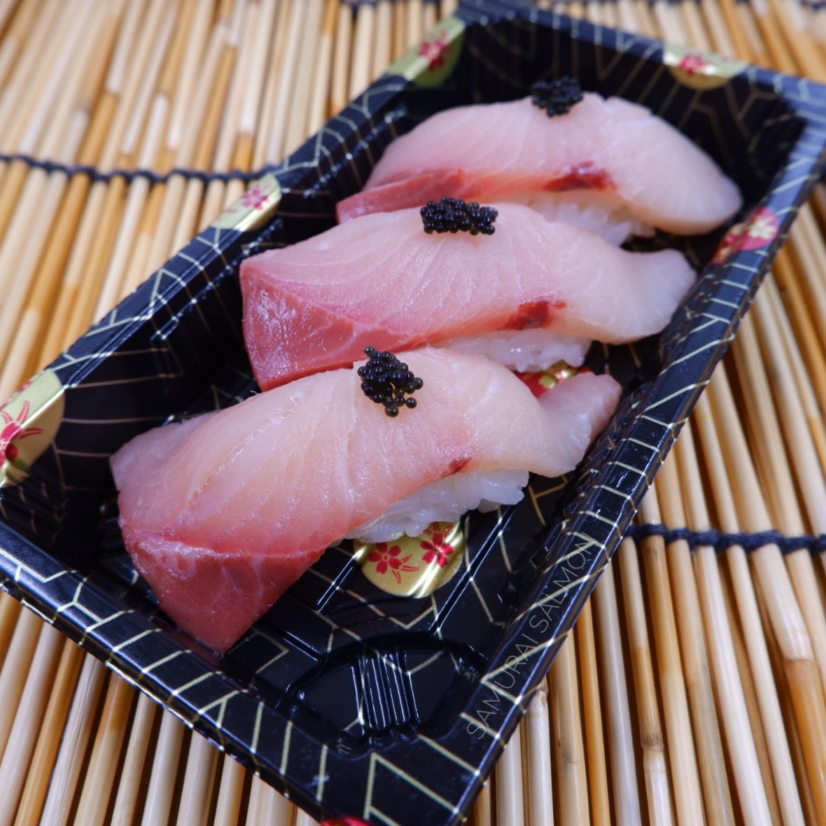ซูชิปลาฮามาจิ - Hamachi Sushi (3 pcs.)