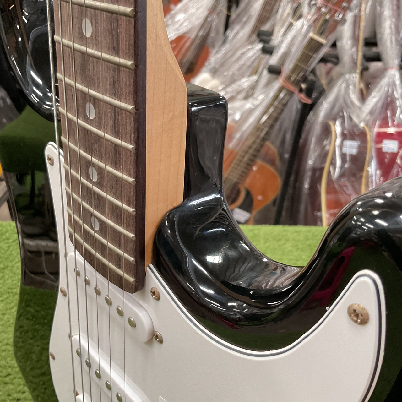 กีต้าร์ไฟฟ้า Legend