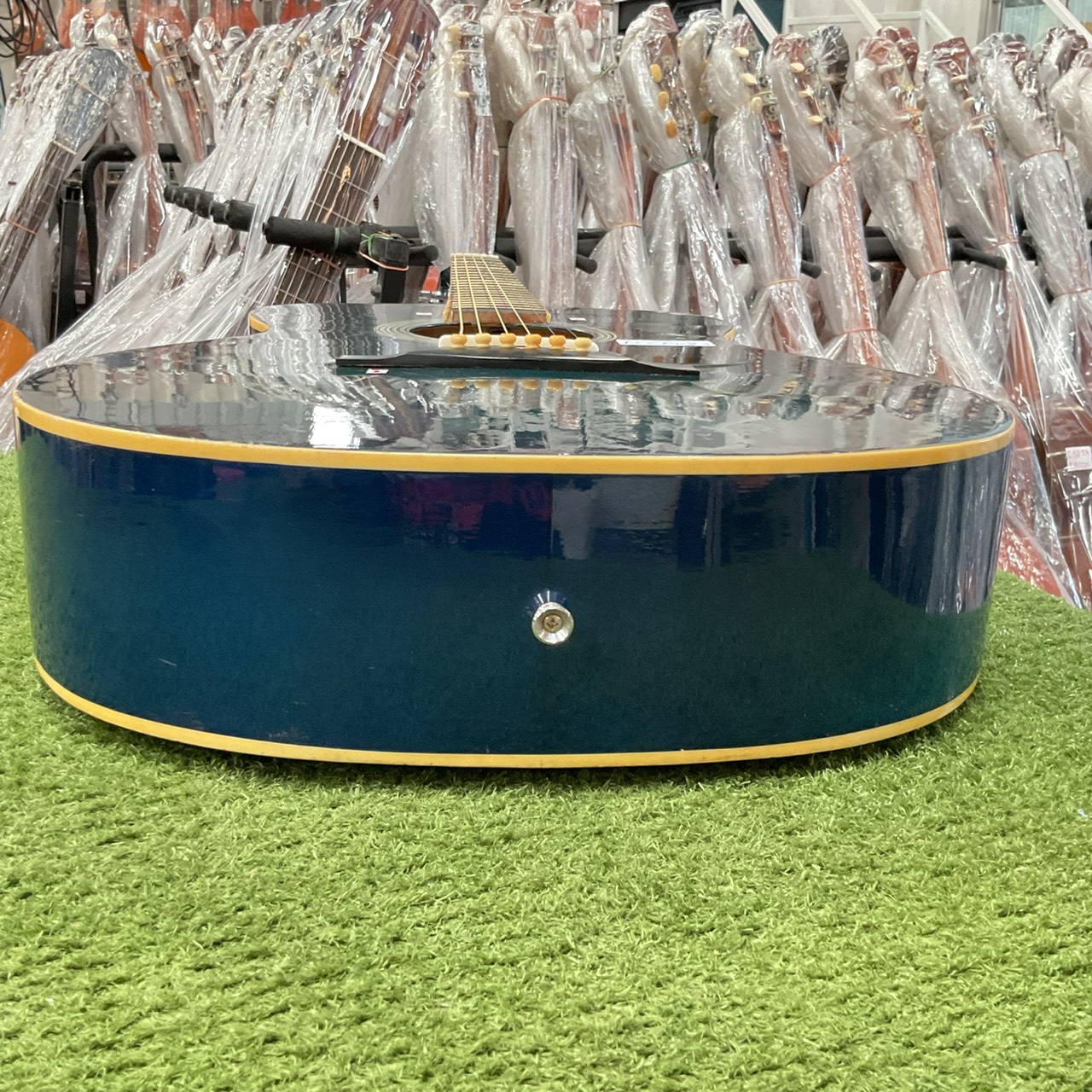 กีต้าร์โปร่ง Barclay