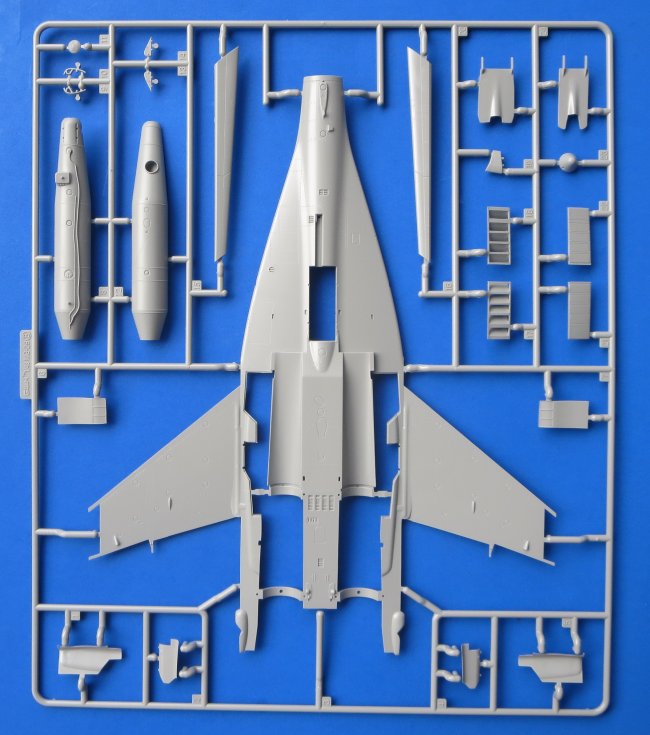 โมเดลเครื่องบิน Great Wall Hobby 1/48 L4811 MIG-29 9-12 Late Type “Fulcrum ”