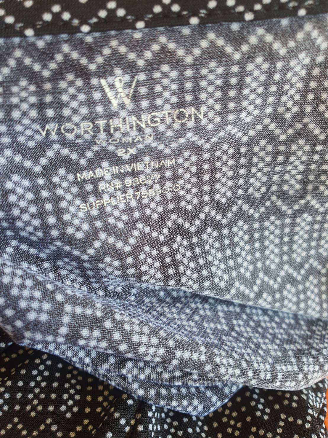 FF05135 เสื้อผ้ามือสอง สาวอวบ สีดำลาย แบรนด์ WORTHINGTON อก 50-56 นิ้ว