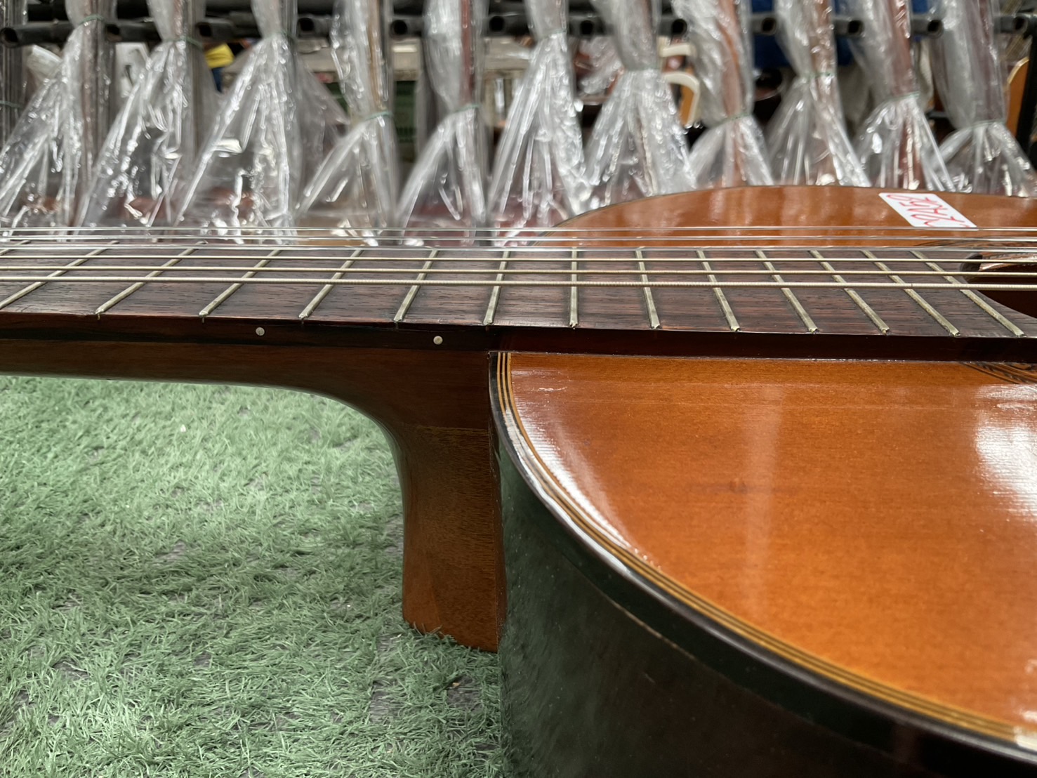 กีต้าร์คลาสสิค ZEN-ON GUT : No.60