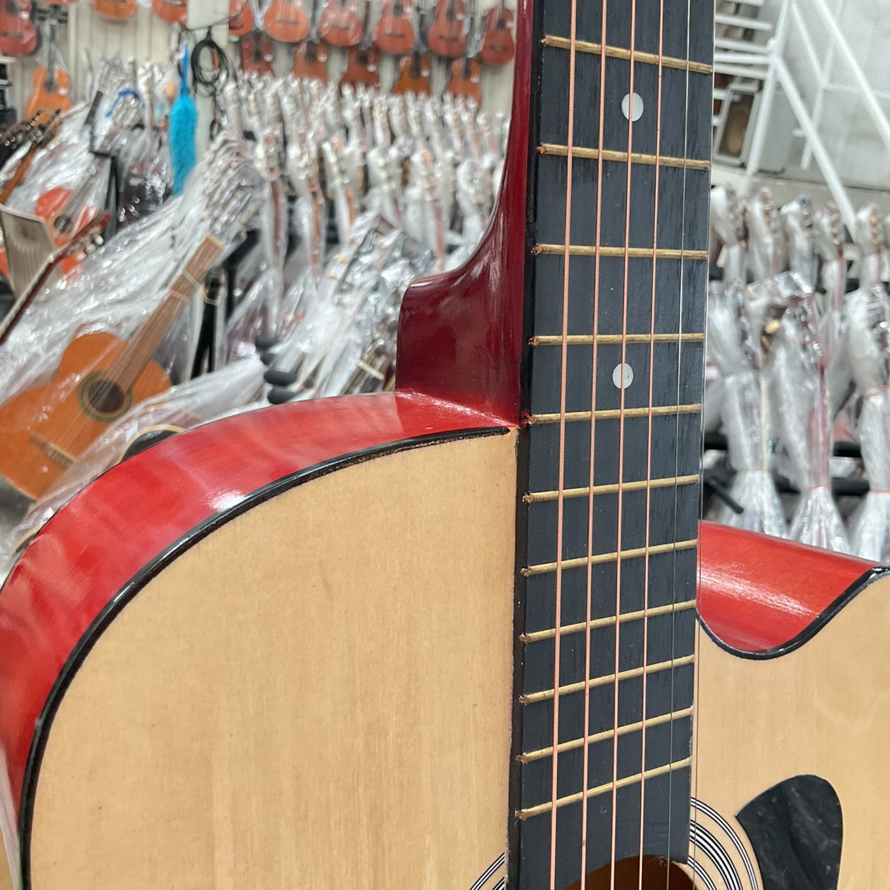 กีต้าร์โปร่ง Venkuri : FT-812