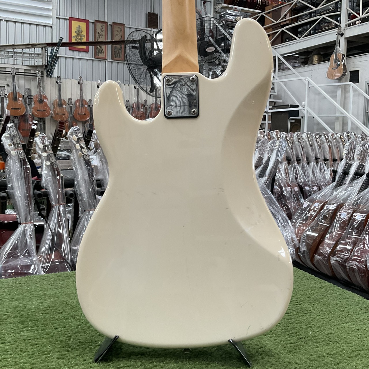 กีต้าร์เบส Edgar