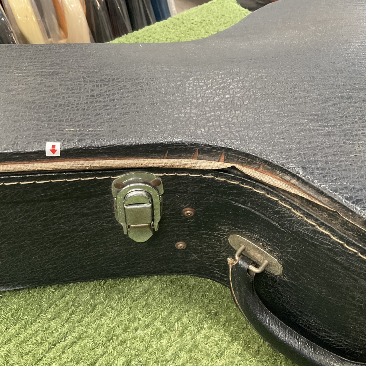 กล่องเคสกีต้าร์โปร่ง